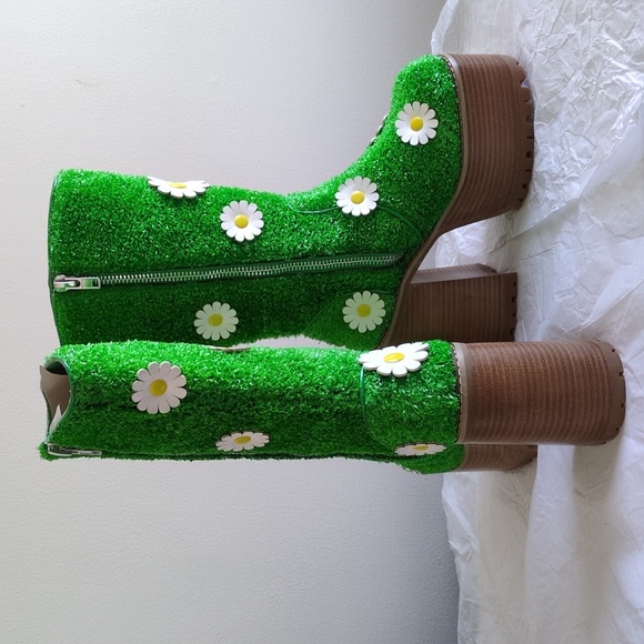It's Always Greener Platform Ankle Boots - Picture 3 of 7